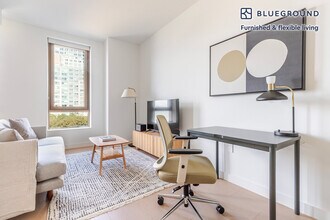 478 Kent Ave in Brooklyn, NY - Foto de edificio - Building Photo