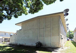 11642 Stuart Dr in Garden Grove, CA - Building Photo - Building Photo