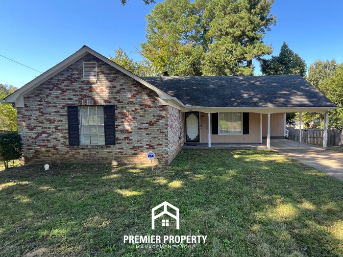 3821 Oak Lake Ln in Memphis, TN - Building Photo