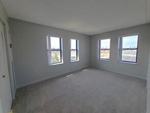 65 N Point Dr in Boston, MA - Building Photo - Building Photo