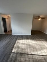 55 Oakland Ter, Unit 54 in Manchester, CT - Foto de edificio - Building Photo