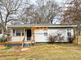 206 Wilbanks St in Greenville, SC - Building Photo