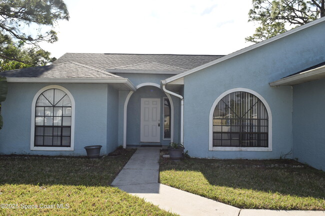 1250 Helliwell St NW in Palm Bay, FL - Building Photo - Building Photo