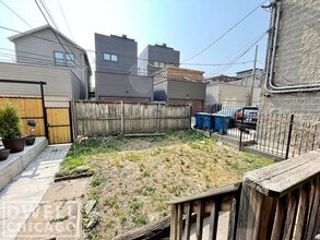 518 N Hermitage Ave, Unit 1 in Chicago, IL - Building Photo - Building Photo