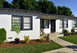 631 W Commonwealth Ave in Fullerton, CA - Building Photo