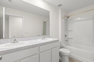 12171 Mountain Is Trl in Parrish, FL - Building Photo - Building Photo