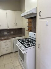 3858 Bentley Ave in Culver City, CA - Building Photo - Building Photo