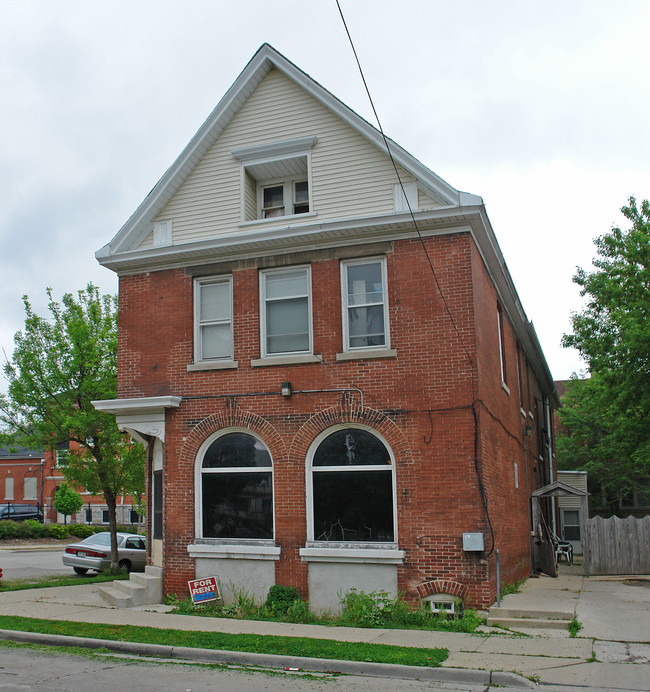 800 E Chambers St in Milwaukee, WI - Building Photo - Building Photo