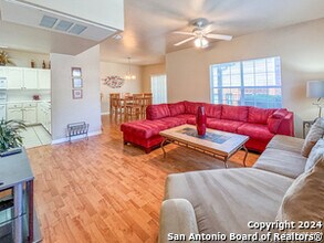 52 Chapel Hill Cir in San Antonio, TX - Building Photo - Building Photo