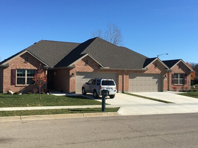 2225-2227-2227 Shamrock Ln in Troy, OH - Building Photo - Building Photo