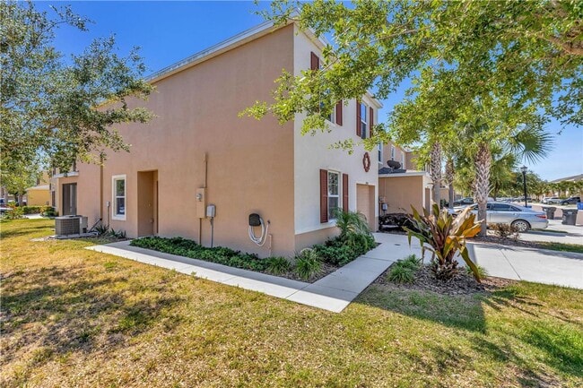 12904 Shady Fern Ln in Gibsonton, FL - Building Photo - Building Photo