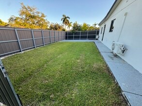 15000 SW 307th St in Homestead, FL - Foto de edificio - Building Photo