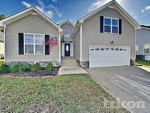 804 Cindy Jo Ct in Clarksville, TN - Building Photo - Building Photo