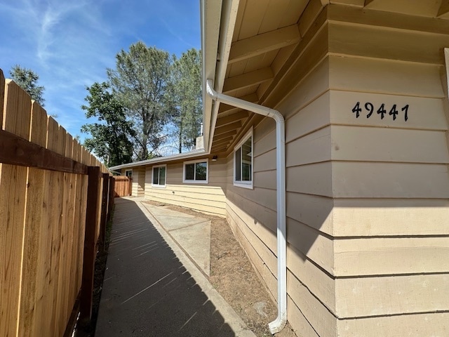 49447 Pierce Dr in Oakhurst, CA - Building Photo