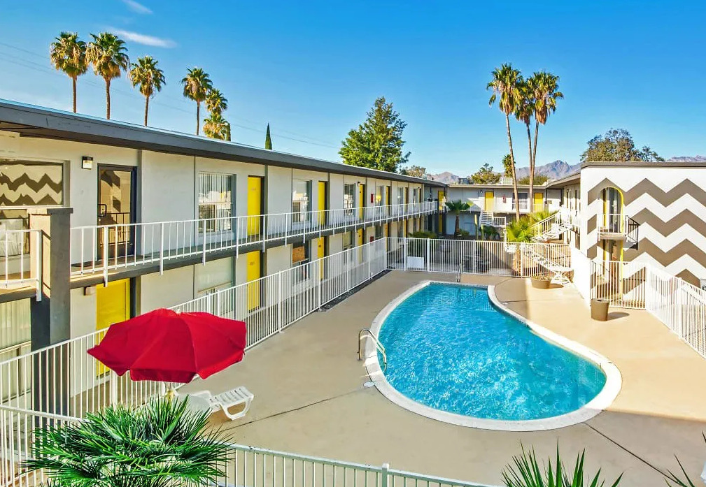 The Retro Apartments in Tucson, AZ - Building Photo