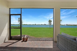 667 Parkshore Lk Ave in Cape Coral, FL - Building Photo - Building Photo