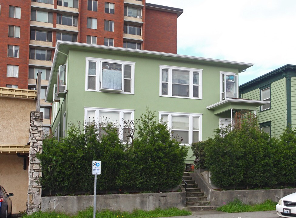 4707 Brooklyn Ave NE in Seattle, WA - Building Photo