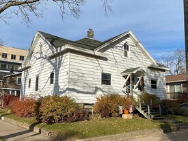 821 Redfield St in La crosse, WI - Building Photo
