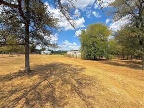 3063 Co Rd 484 in Elgin, TX - Building Photo - Building Photo