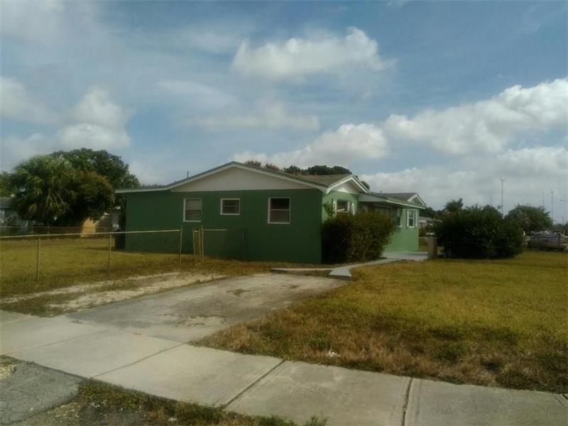 2951 NW 208th Terrace in Miami Gardens, FL - Building Photo