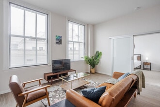 9-JAN-JAN E 4th St in Cincinnati, OH - Building Photo - Building Photo