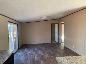 464 Lake Dr in Richlands, NC - Building Photo - Building Photo