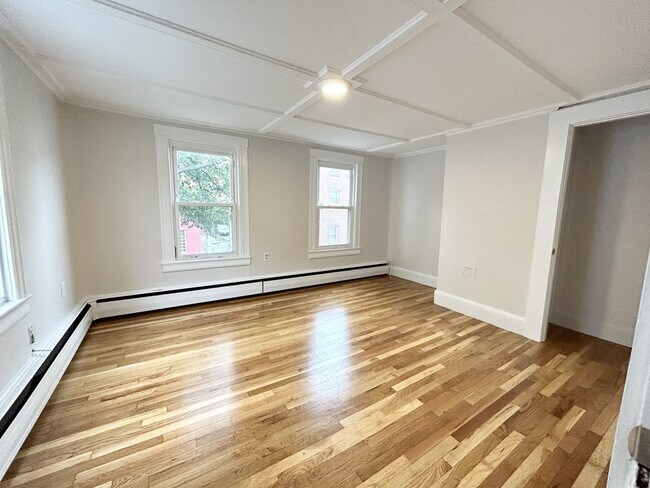 13 Saratoga St in Boston, MA - Building Photo - Building Photo