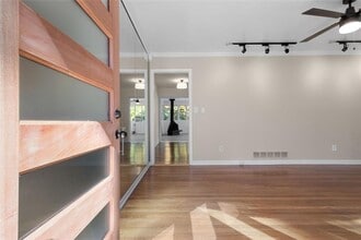 2958 Harcourt Dr in Decatur, GA - Building Photo - Building Photo