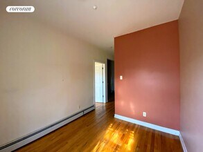 8 Spencer Pl in Brooklyn, NY - Building Photo - Building Photo
