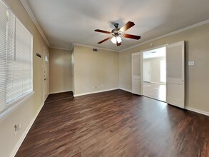 614 Maydelle Ln in Garland, TX - Foto de edificio - Building Photo