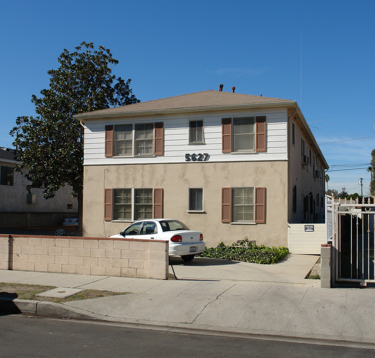 5627 Denny Ave in North Hollywood, CA - Building Photo