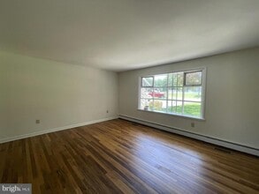 1240 Jacksonville Rd in Ivyland, PA - Building Photo - Building Photo