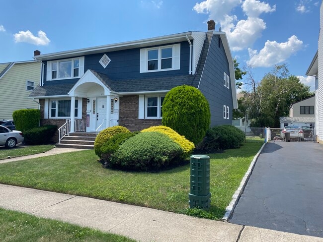 91 Cloverdale Rd, Unit 2