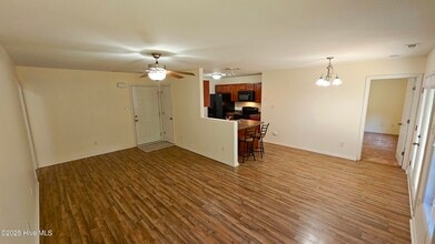 100 Constitution Ave in Jacksonville, NC - Building Photo - Building Photo