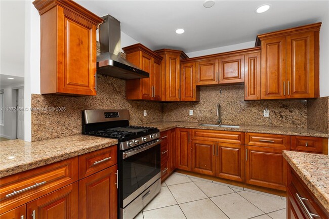 251 NW 110th St in Miami, FL - Building Photo - Building Photo