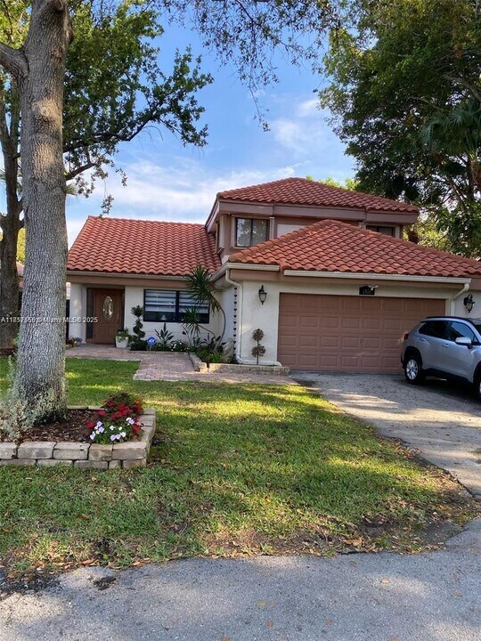 1838 NW 93rd Terrace in Plantation, FL - Building Photo
