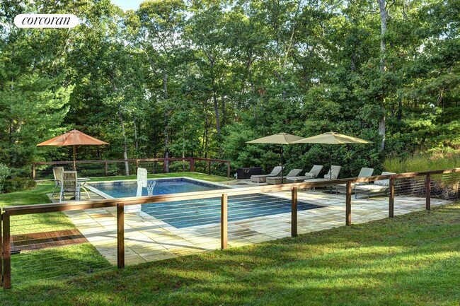 28 Alewive Brook Rd in East Hampton, NY - Building Photo - Building Photo