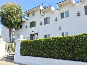 La Tour Apartments in Los Angeles, CA - Building Photo - Building Photo