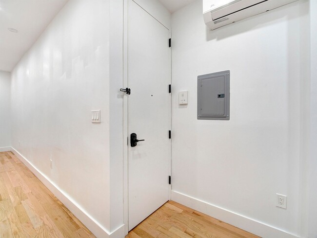 151 Williams Ave in Jersey City, NJ - Building Photo - Building Photo