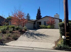 621 Park Wy in Santa Cruz, CA - Building Photo