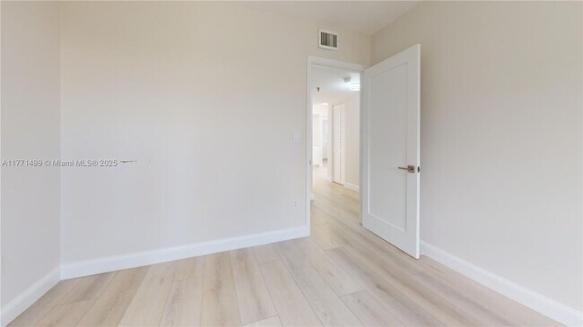 property at 17878 N Bay Rd
