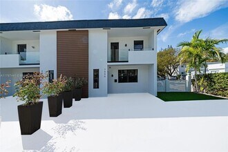 7996 Crespi Blvd in Miami Beach, FL - Building Photo - Building Photo