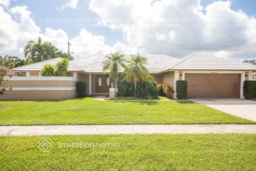 12912 Buckland St in Wellington, FL - Building Photo