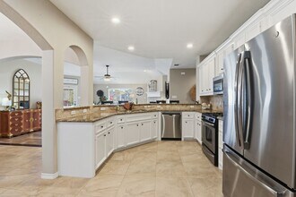 102 Golfview Ct in Montgomery, TX - Building Photo - Building Photo