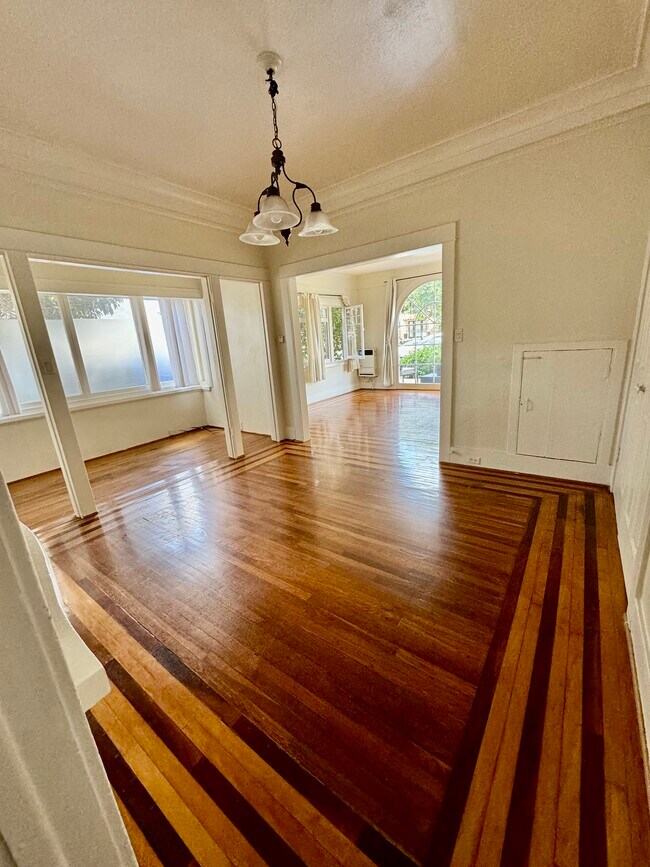6200 De Longpre Ave, Unit B in Los Angeles, CA - Building Photo - Building Photo