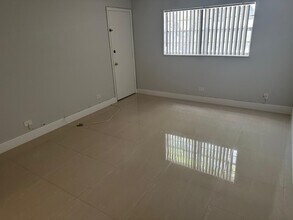8101 SW 72nd Ave, Unit 211 in Miami, FL - Building Photo - Building Photo