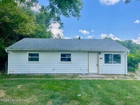 4805 Seville Dr in Louisville, KY - Building Photo