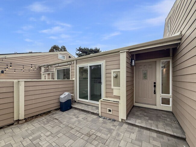 1801 Milbank Rd in Encinitas, CA - Building Photo - Building Photo