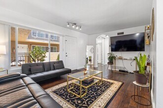 5510 Adelaide Ave in San Diego, CA - Building Photo - Building Photo