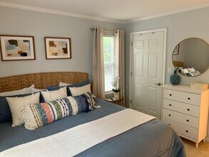 2209 Sumner Green Ave in Charlotte, NC - Building Photo - Building Photo